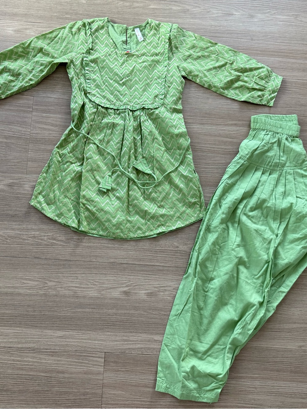 Kids cotton Green Two-Piece Set - Lightweight Top and Elastic Pants 7-8Y